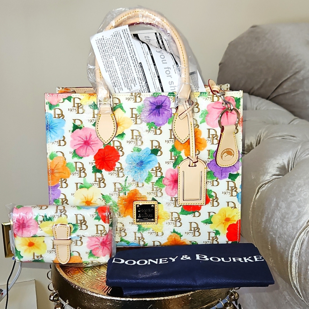 5Pcs Dooney & Bourke Coated Cotton Floral Print Janine Satchel w/Accessories - Picture 2 of 11